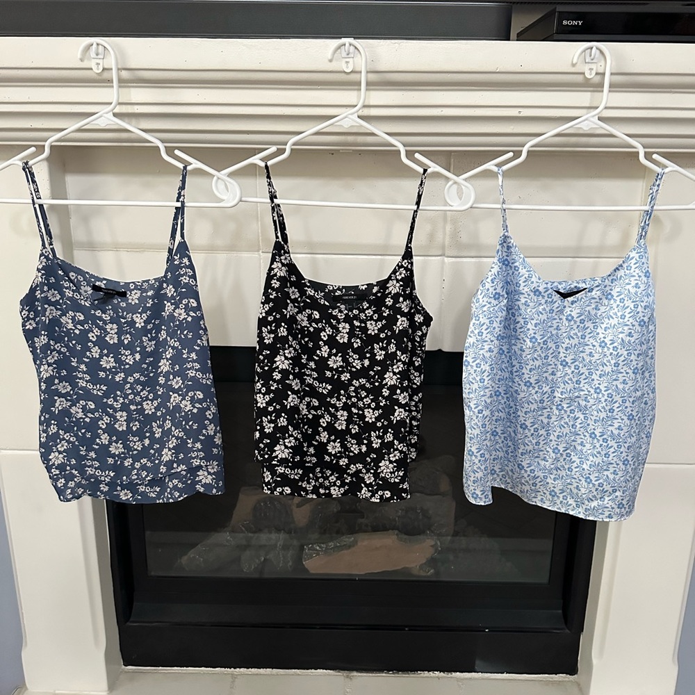 3 pieces of Tank top never used
